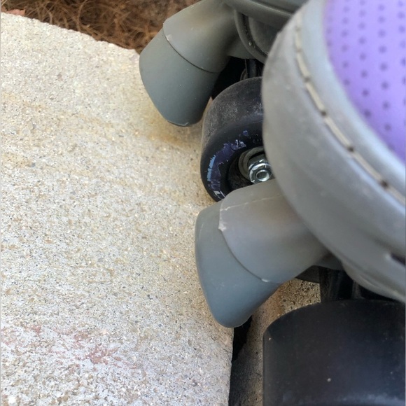 DBX Kids Purple Roller Skates 5-8 - Picture 5 of 9